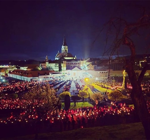 Križni put sa svijećama na bistričkoj Kalvariji